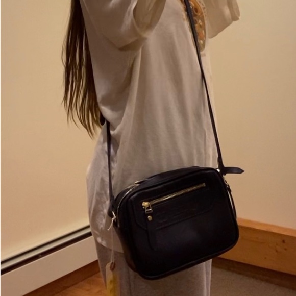 BRAND NEW J.W. Hulme Co Crossbody Purse - Picture 16 of 16